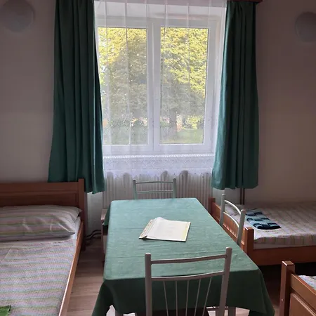 Ubytovani Primda Hostel *